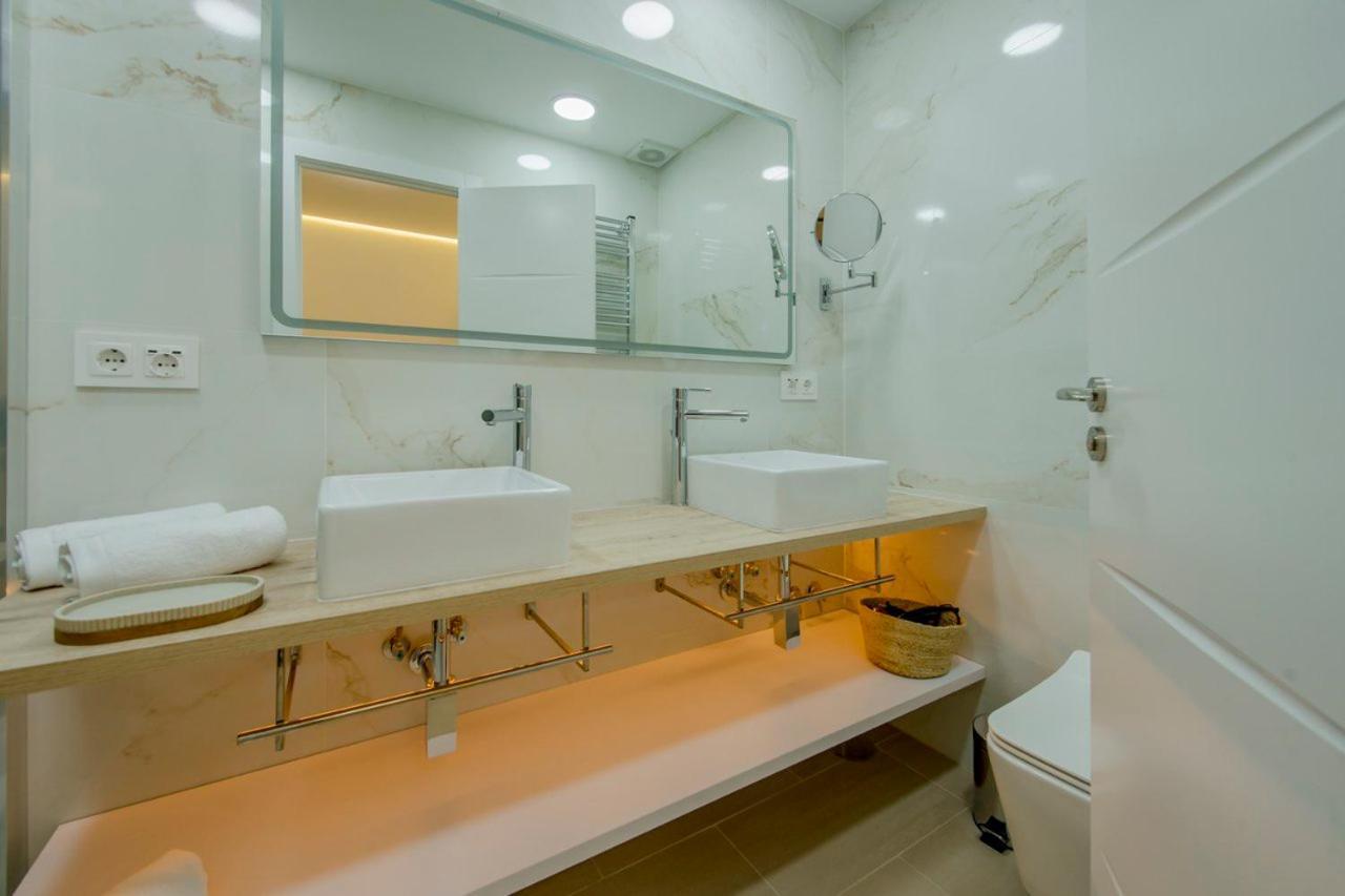 Suara Apartamentos 3 Madrid Exterior photo