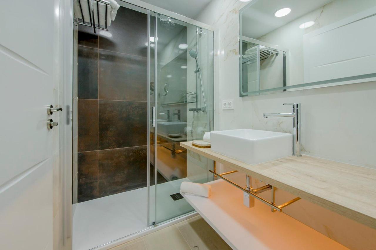 Suara Apartamentos 3 Madrid Exterior photo